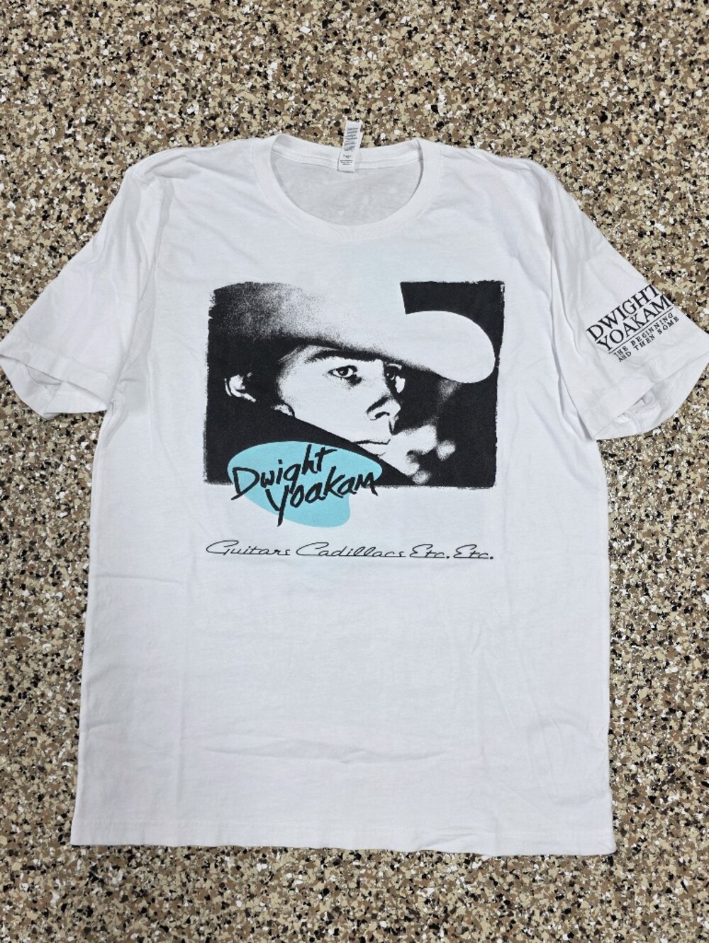 Canvas White Dwight Yoakam Graphic Tee with Teal Accent Womens Large